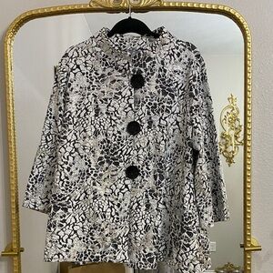 JM Collection Monochrome Patterned Cape